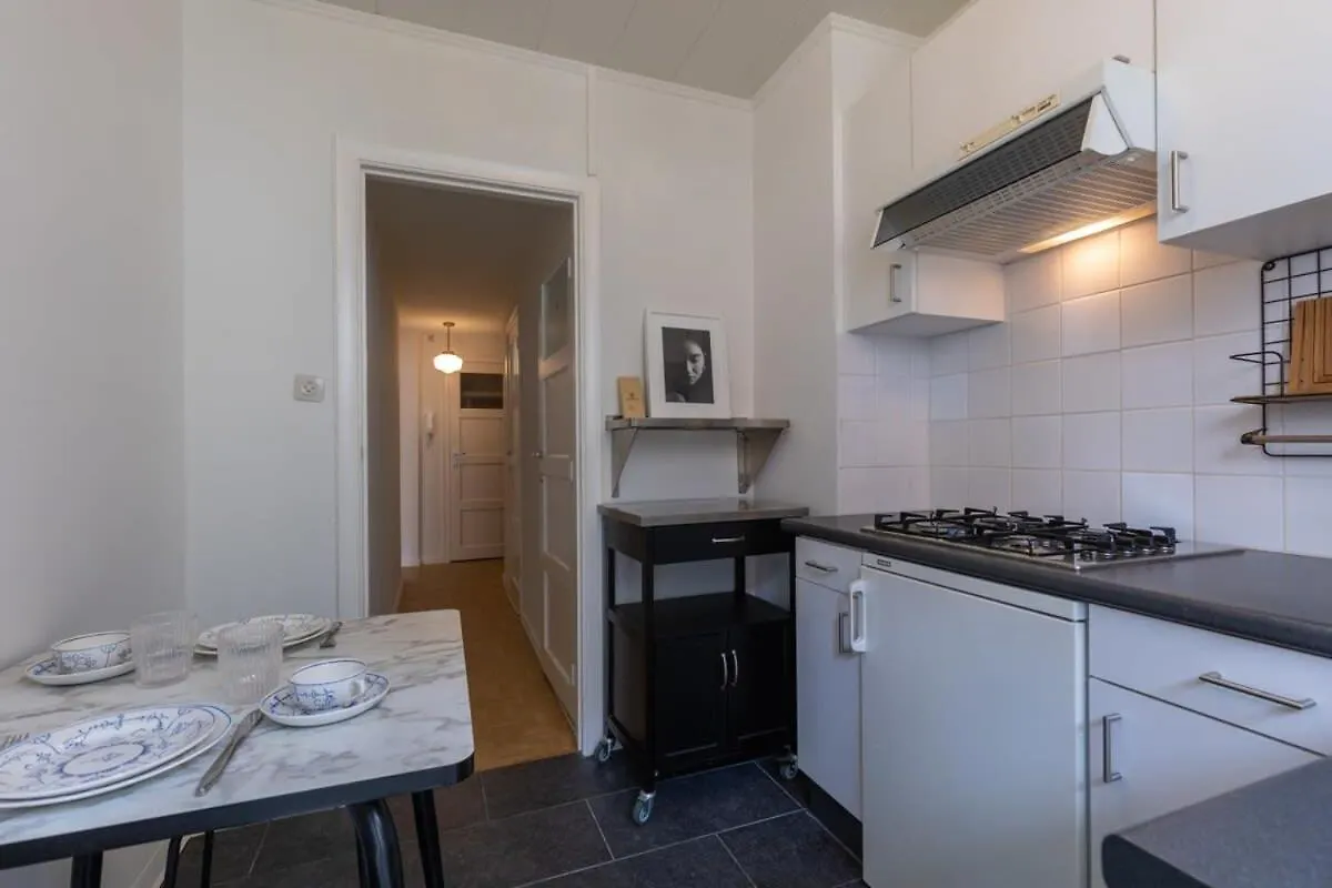 Huswell - Warm & Cozy Lateral Seaview Apartment Ostend Belgium